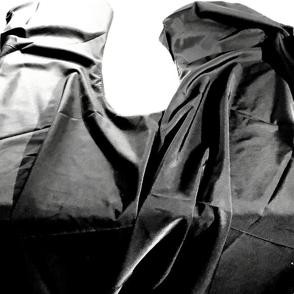 Haokry Professional Barber's Nylon cape (44"L From Neck Down to Hem x 36"W) - Picture 3 of 3